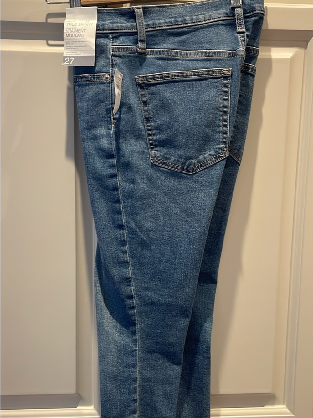 NEW Petite Classic True Skinny Women's Jeans in Medium Blue - Size Petite 27